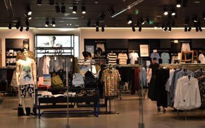 智慧賦能，重塑體驗(yàn) 服裝鞋帽行業(yè)智慧門(mén)店系統(tǒng)引領(lǐng)零售新變革